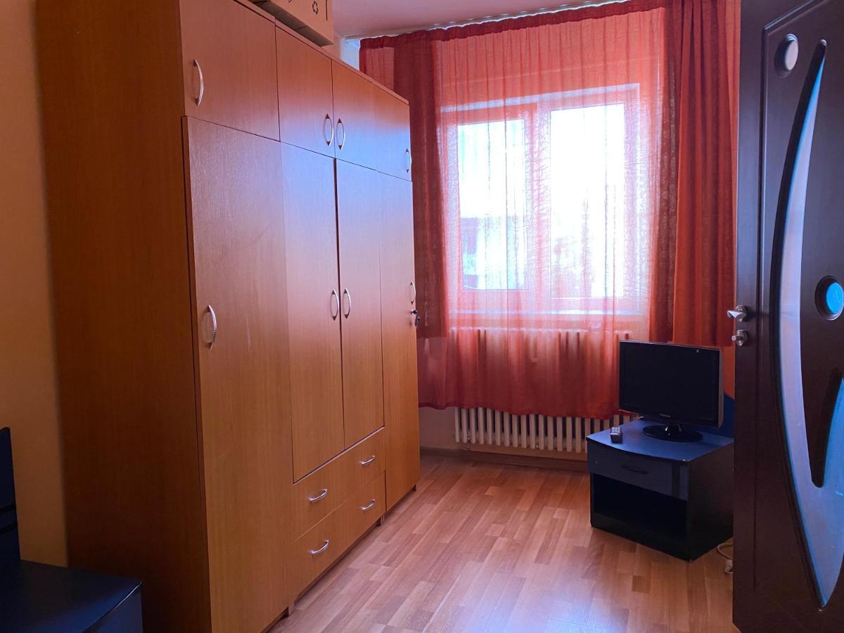Cozy Apartments Bacău Екстериор снимка