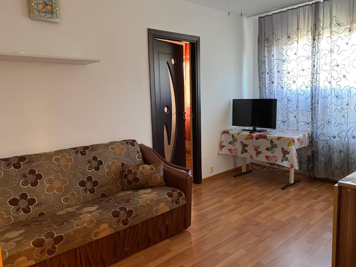 Cozy Apartments Bacău Екстериор снимка