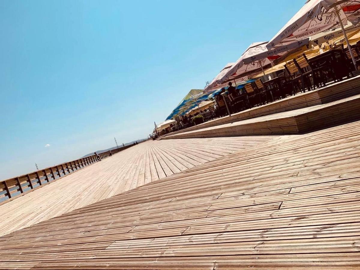 Cozy Apartments Bacău Екстериор снимка