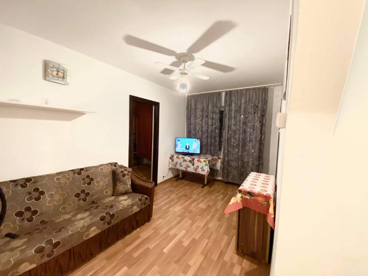 Cozy Apartments Bacău Екстериор снимка