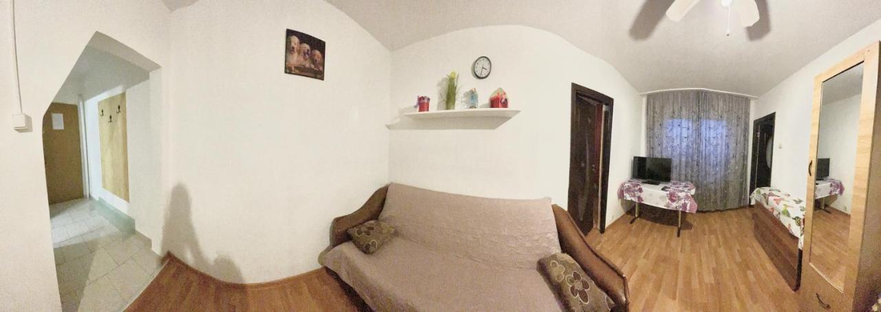 Cozy Apartments Bacău Екстериор снимка