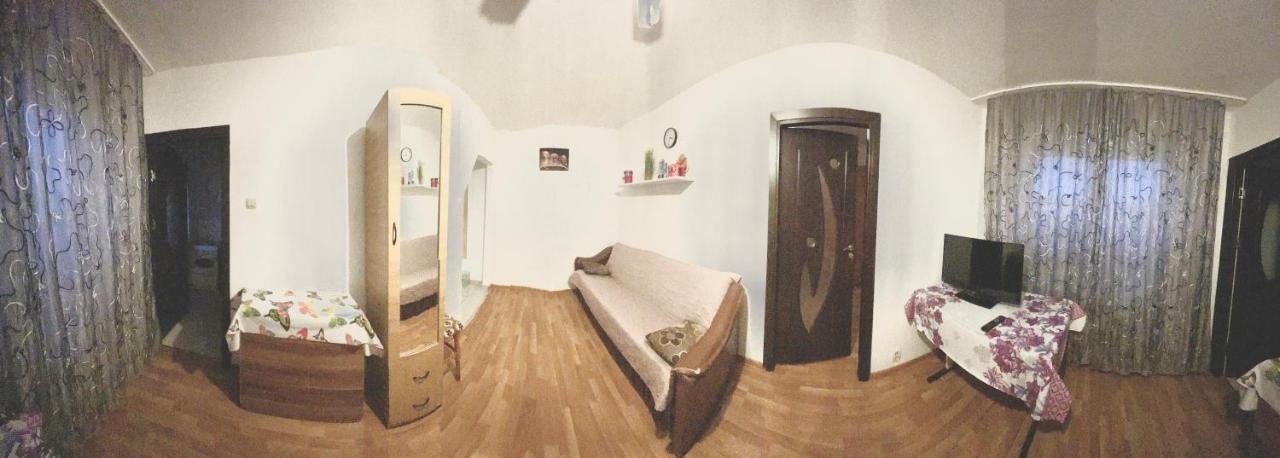 Cozy Apartments Bacău Екстериор снимка